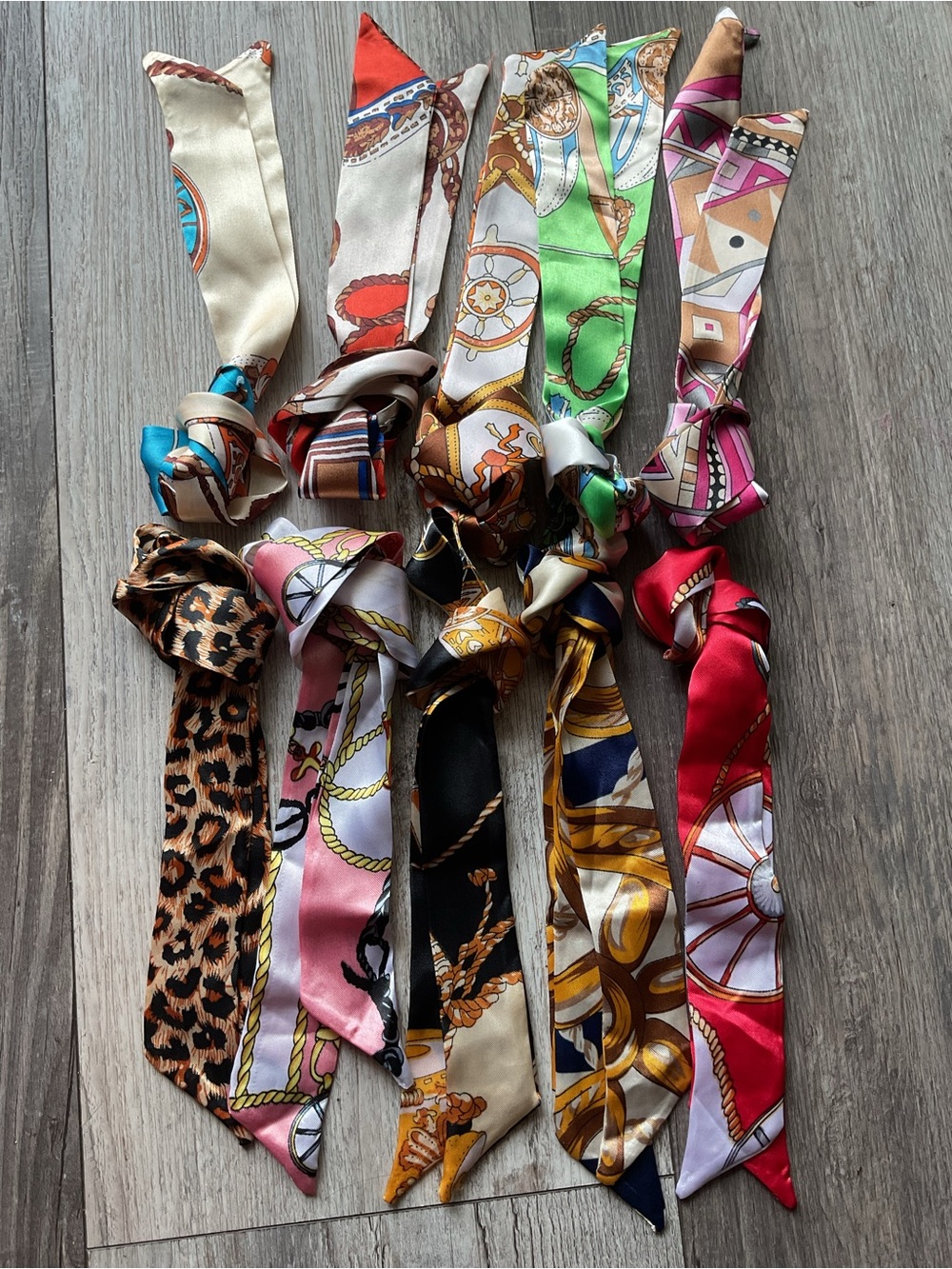 10 beautiful stylists scarves 💝 10 scarves for $40💝